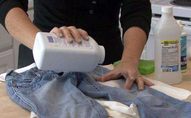 Как и чем отстирать масло машинное с одежды в домашних условиях: от мыла до едкого натра