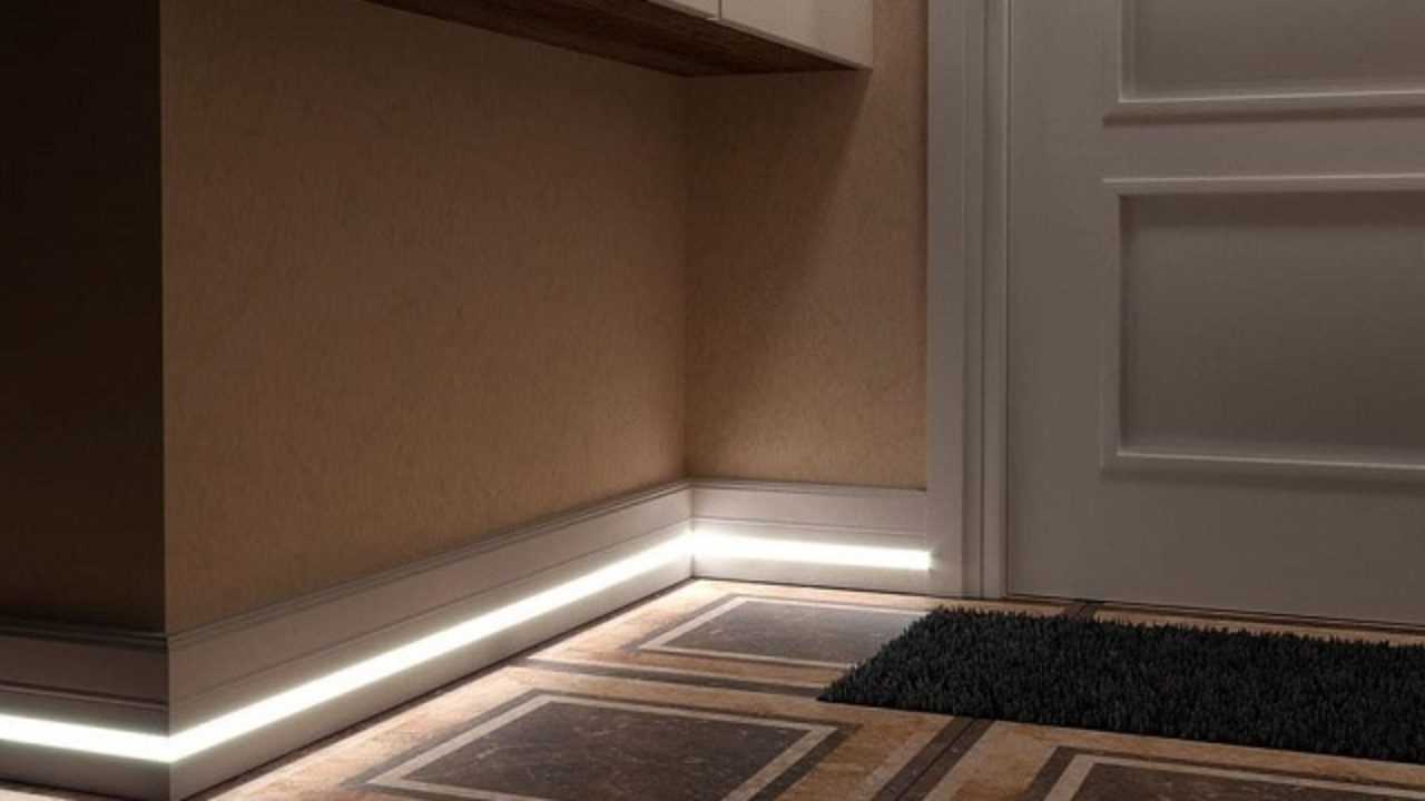 Лучшие варианты освещения пола в интерьере фото примеры Где в квартире можно сделать напольное освещение Как сделать подсветку в напольном плинтусе своими руками