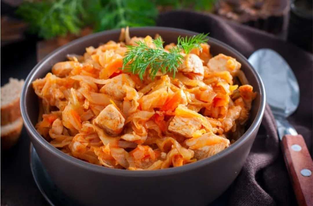 Тушеная капуста с мясом