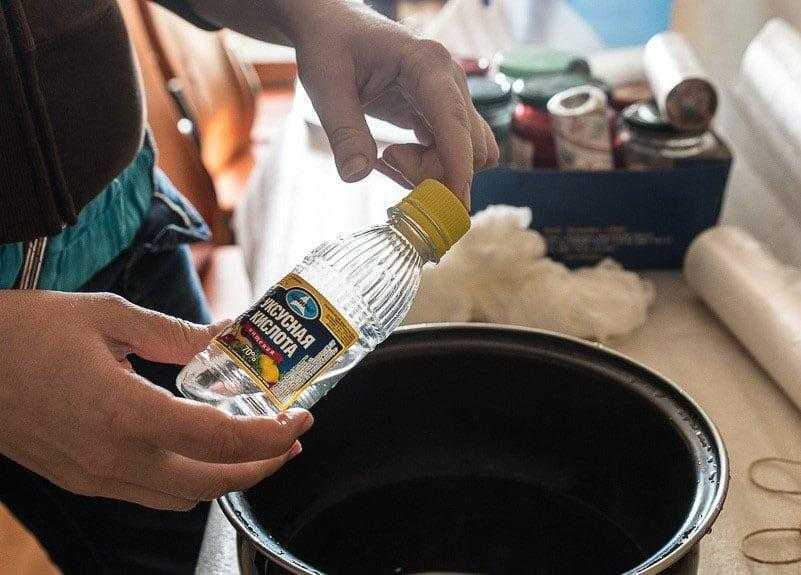 Все способы вывести жирные пятна откуда угодно народными методами.