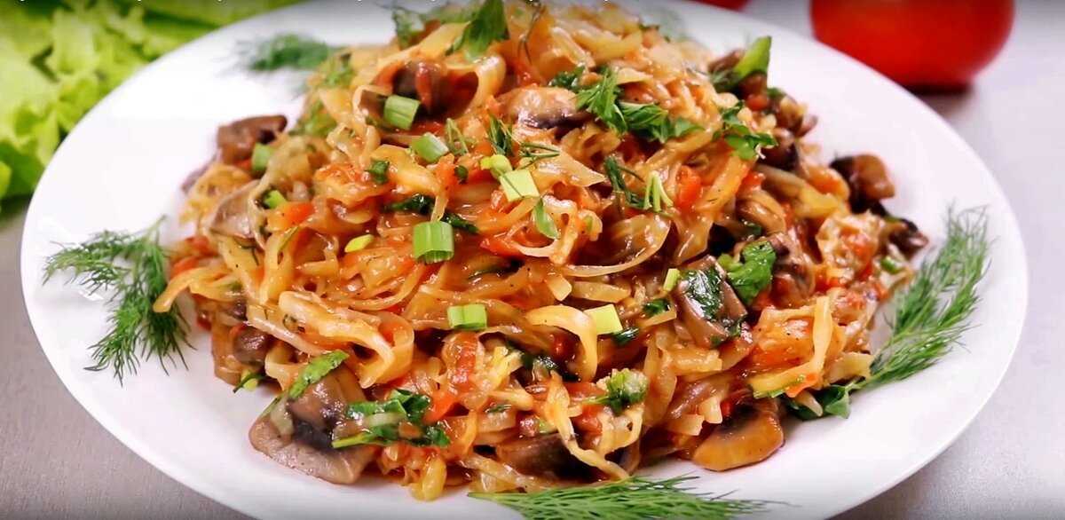 Тушёная капуста по классическим рецептам. очень вкусно!