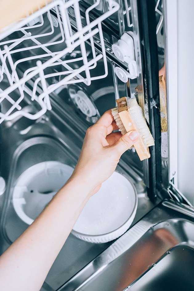 Почему нельзя мыть любую посуду в посудомойке
